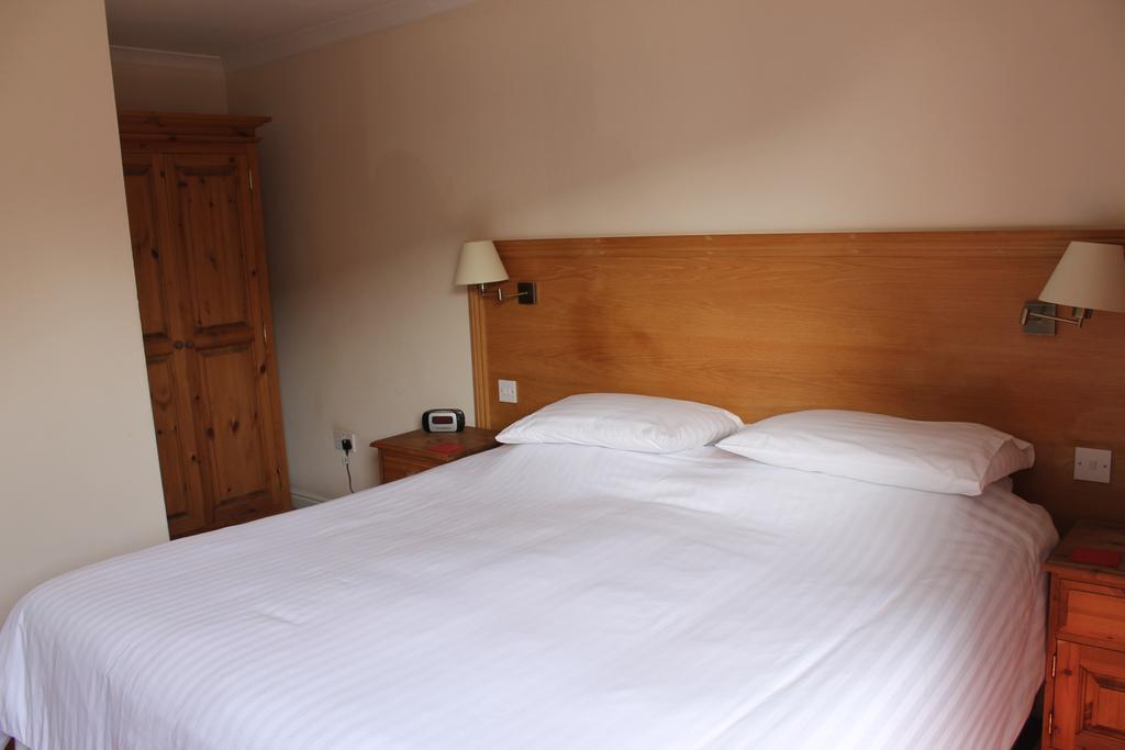 Blatches Farm Hotel Great Dunmow Buitenkant foto